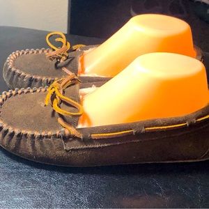 Minnetonka Shoes Moccasins 4033 Brown Suede Leather Faux Fur Lined Slippers sz 7